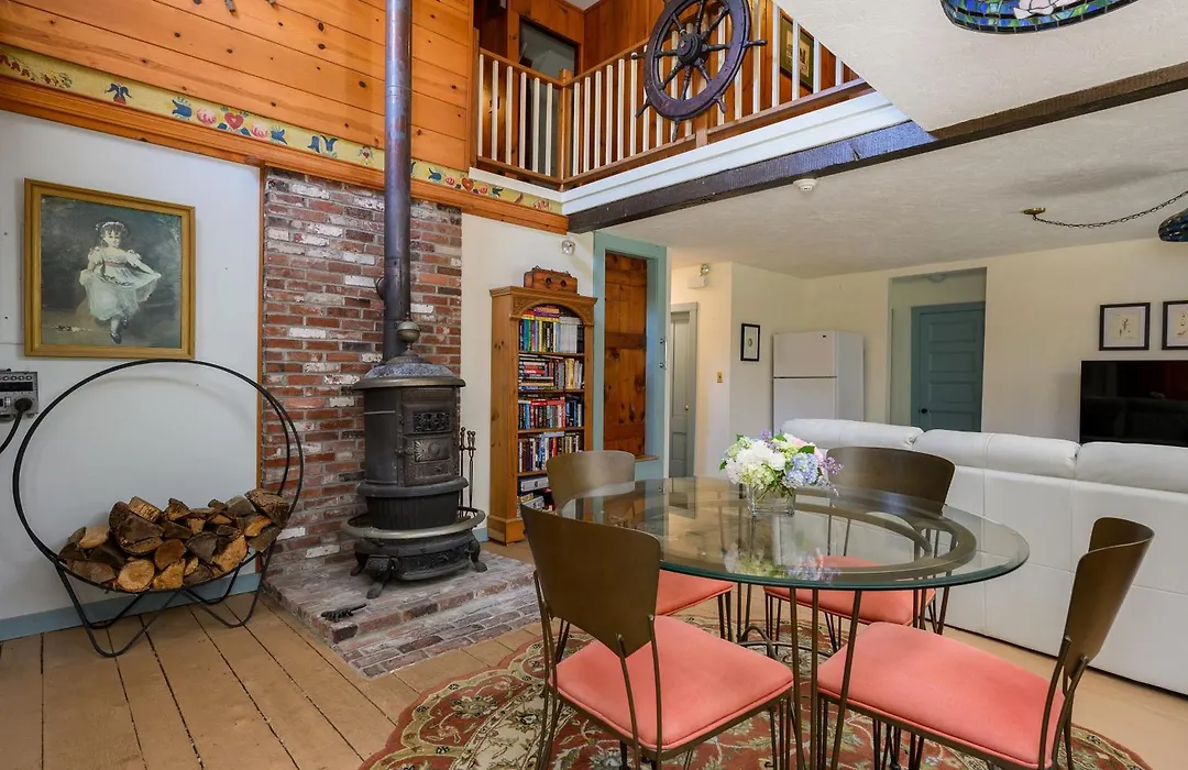 Isaiah Hall Inn-1
